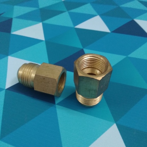 Штуцер переходной (фитинг) DJ - M1/2" - F3/8" (М-наружняя, F-внутренняя)