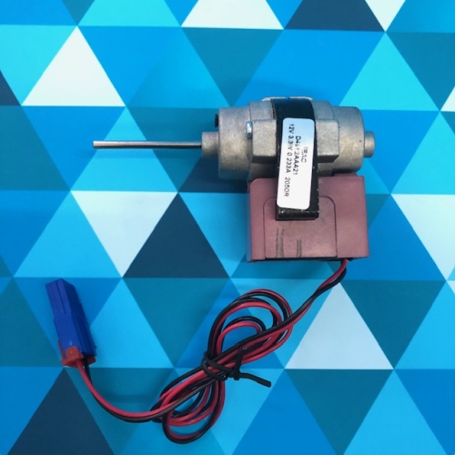 Вентилятор 12V BOSCH/DAEWOO D4612AAA21 (12V, шток 38мм., Ф3мм., 3.3W, 2050R)