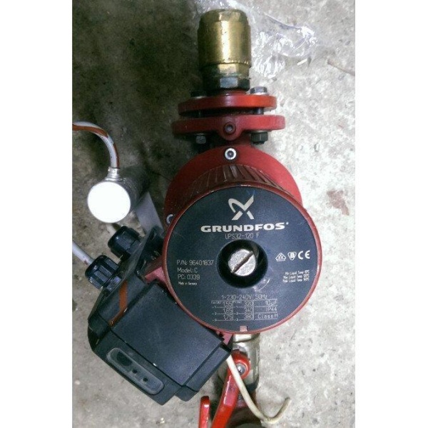 Насос для отопления Grundfos UPS65-120 F 1x230-240V PN6/10
