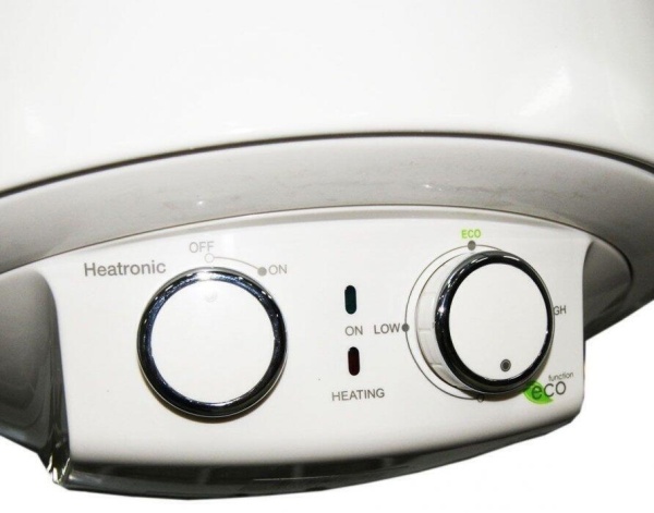 https://mircli.ru/themes/mircli/images/Electrolux_EWH_80_Heatronic_Slim_DryHeat(2).jpg